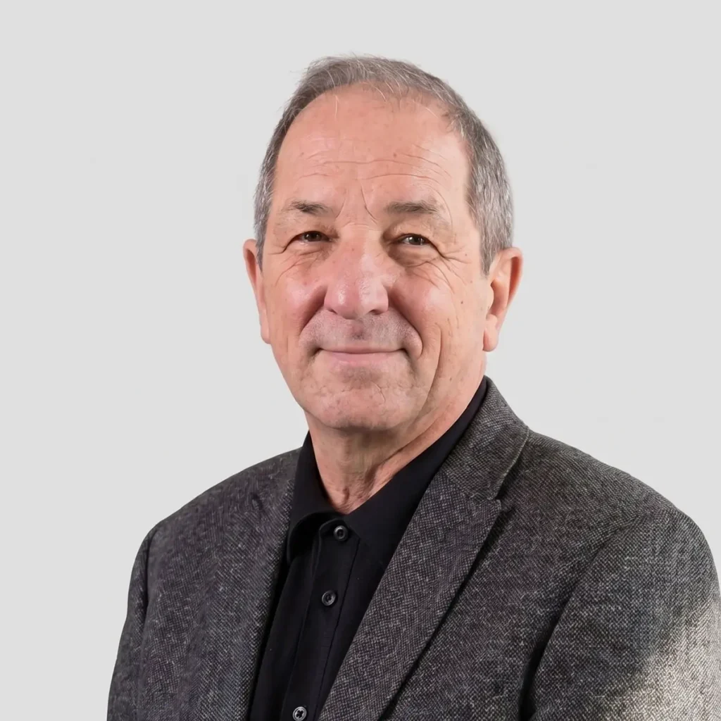 Portrait d’un homme âgé en veste sombre