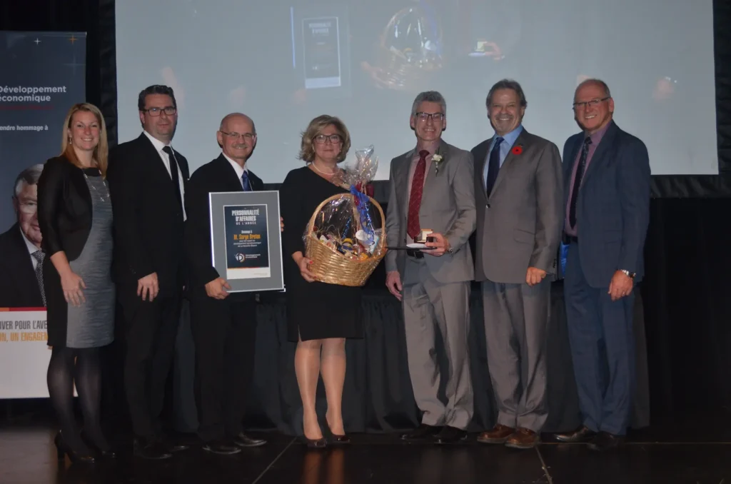 Remise de prix personnalité d'affaires sur scène