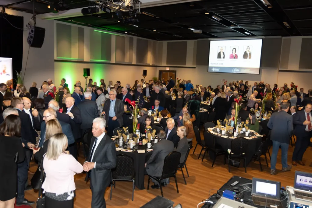 Soirée de gala professionnelle en salle de conférence