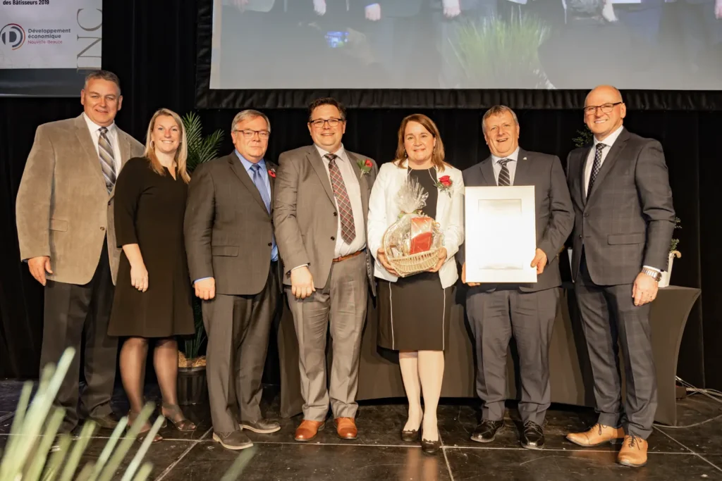 Remise de prix lors d’un gala économique