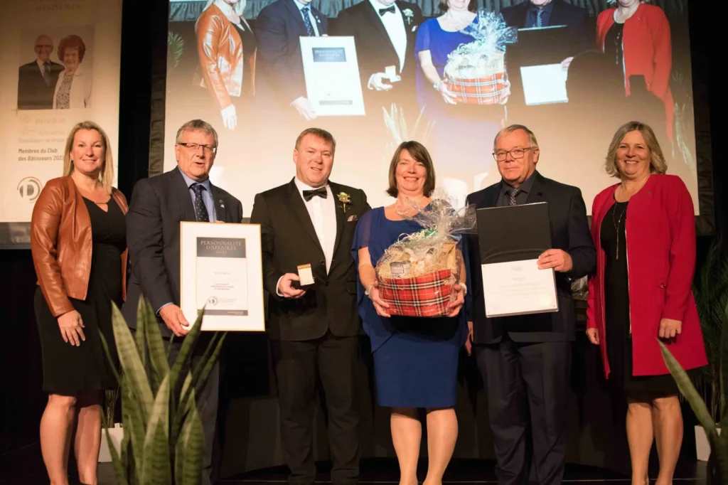 Remise de prix lors d’une cérémonie officielle