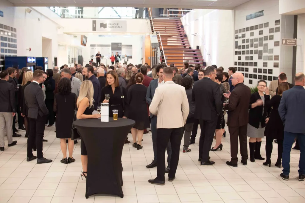 Cocktail professionnel dans un hall moderne