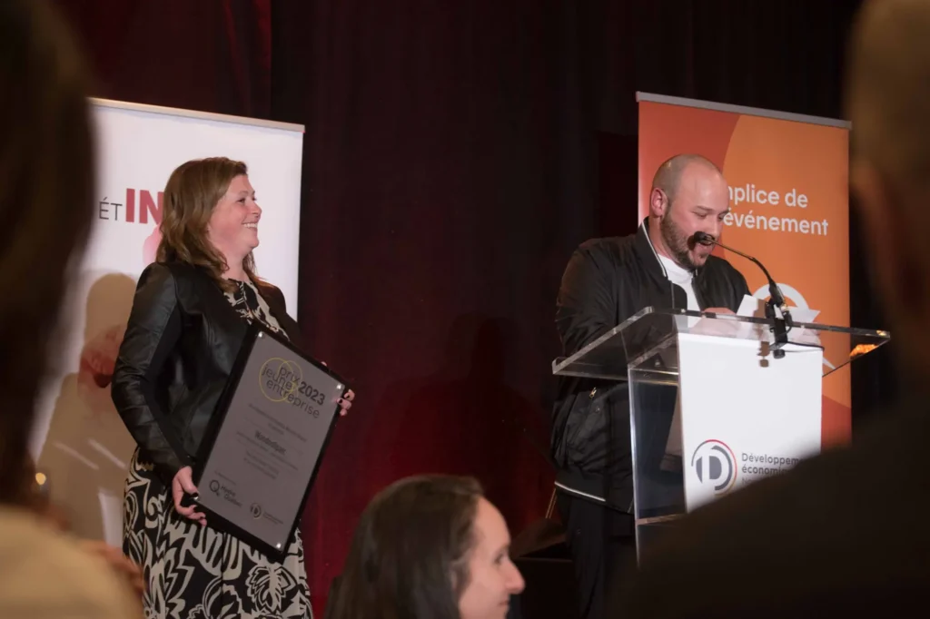 Remise de prix lors d’un événement professionnel