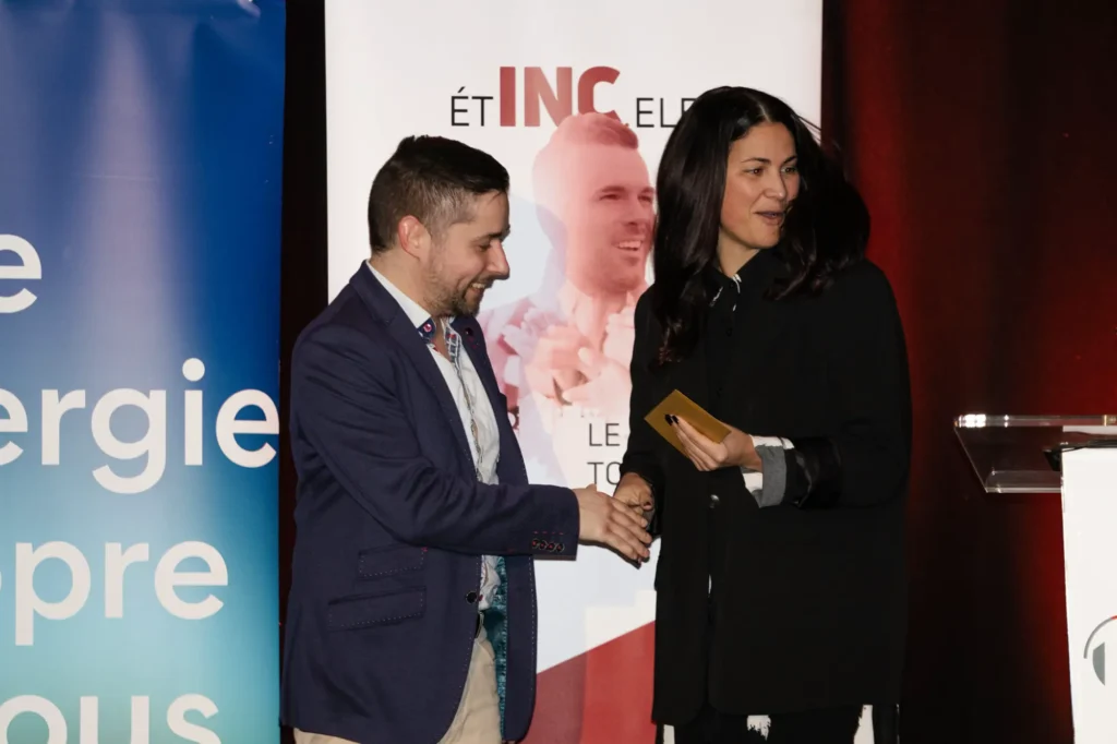 Remise de prix lors d’un événement professionnel