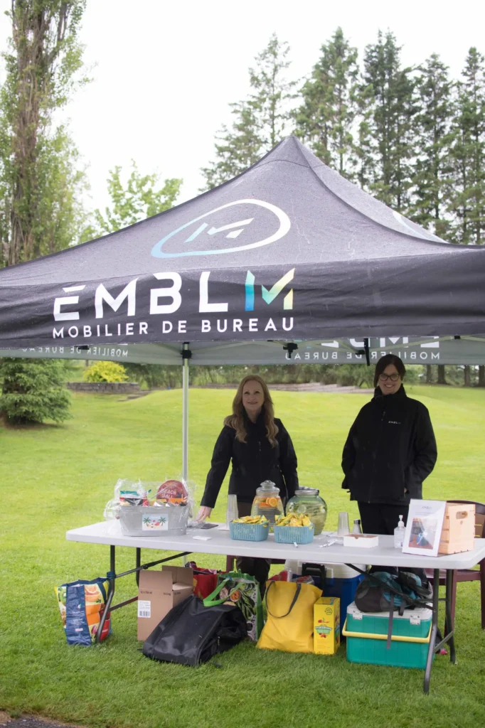 Stand EMBLM Mobilier de Bureau en plein air