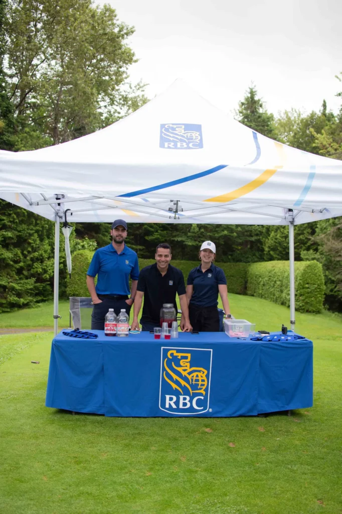 Stand RBC lors d’un événement en plein air