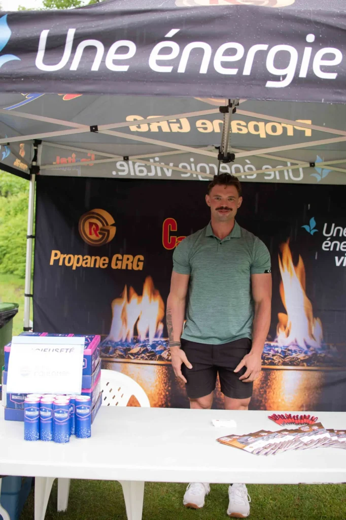 Stand Propane GRG avec représentant sous tente